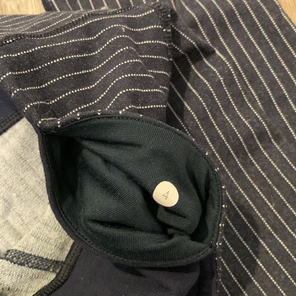 Lululemon Leggings Stripped - Picture 4 of 4